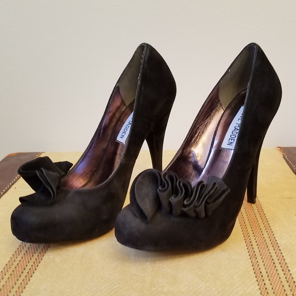 STEVE MADDEN Ruffled Black Suede Platform Heels - Picture 3 of 7